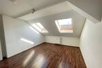 Gemütliches Dachgeschoss in Gohlis-Süd + Laminat + Dachterrasse + schönes Bad + Stellplatz möglich