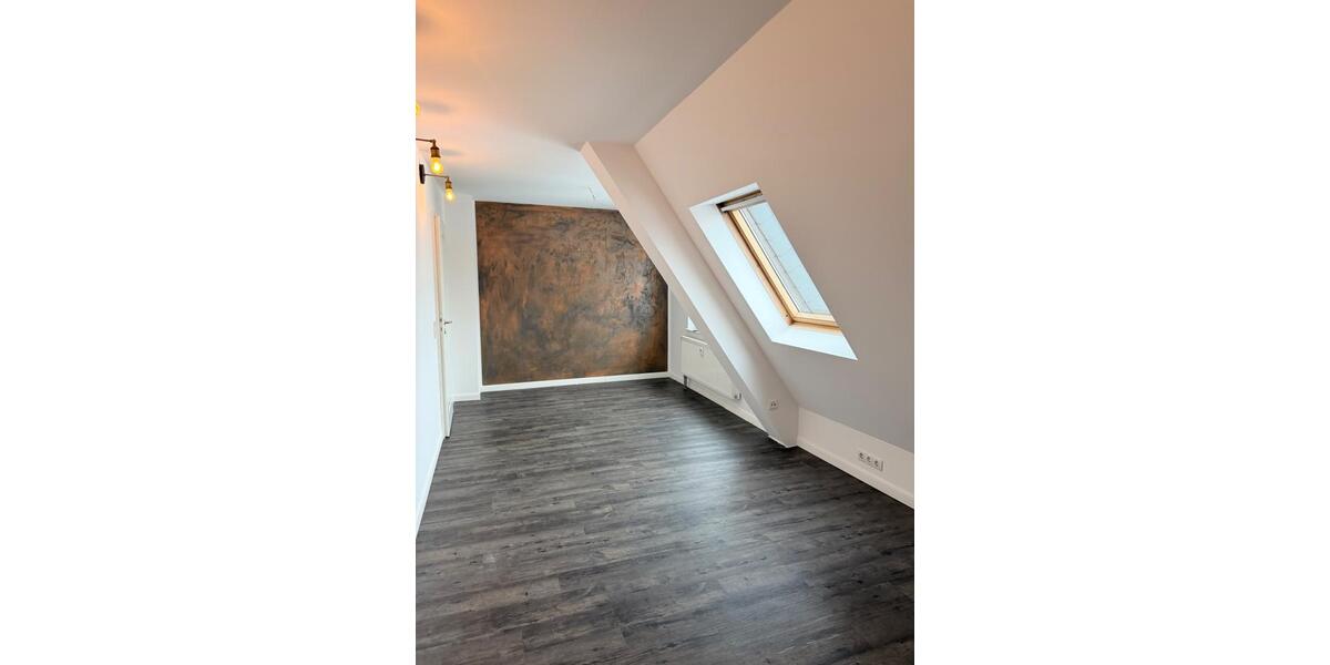 Dachgeschoßwohnung Bitterfeld-Wolfen Bitterfeld - 3 Zimmer, 70 m&sup2;, 650&euro; | Angebot:25588782