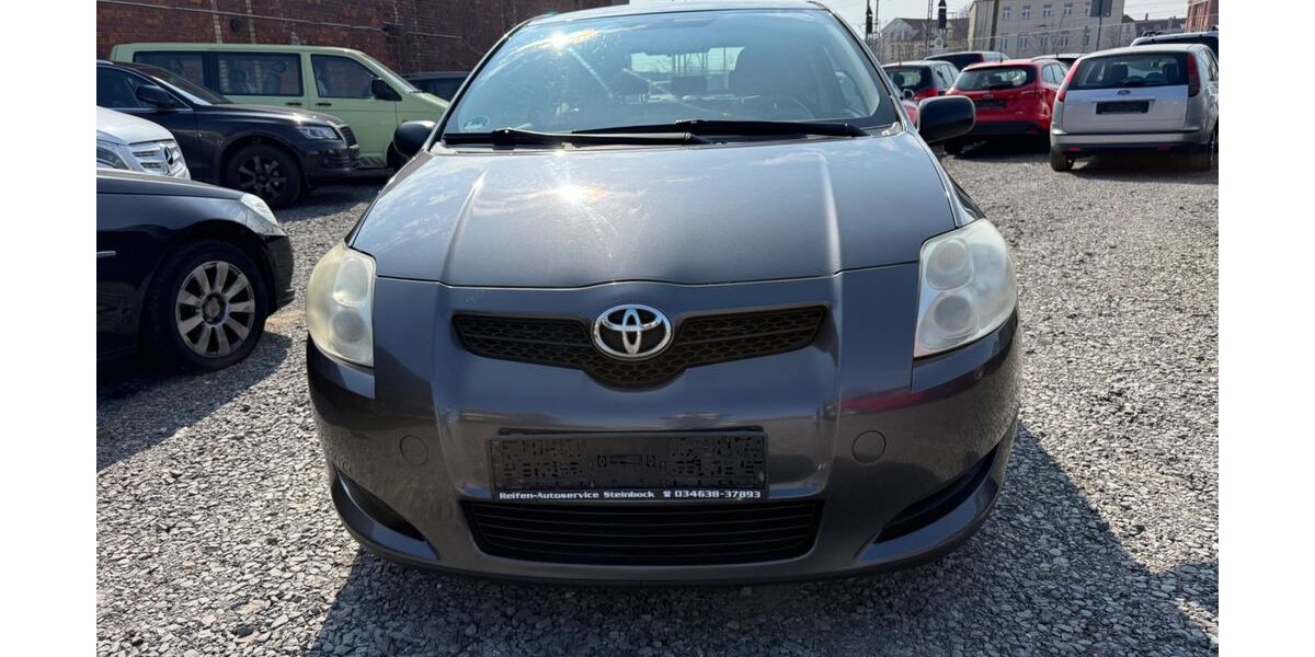 Toyota Auris 184.000 km 2.000 &euro; Halle 06132