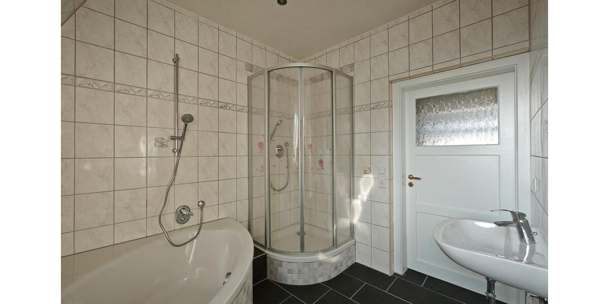 @ Sofort einziehen! Sanierte 4‑Zimmer‑Wohnung @ 4 zimmer