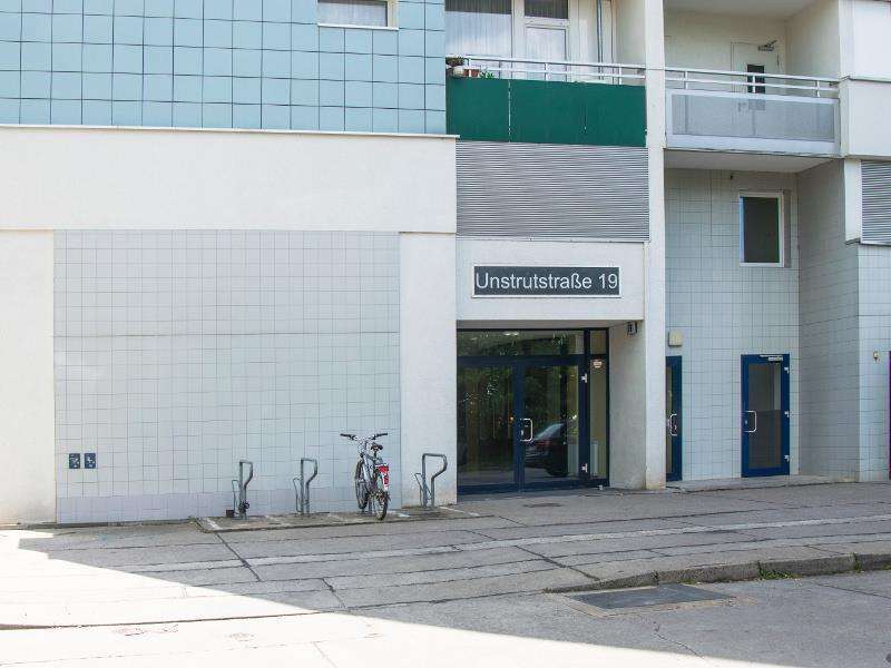 Wohnung zum Mieten in Halle (Saale) 266 € 44.96 m²