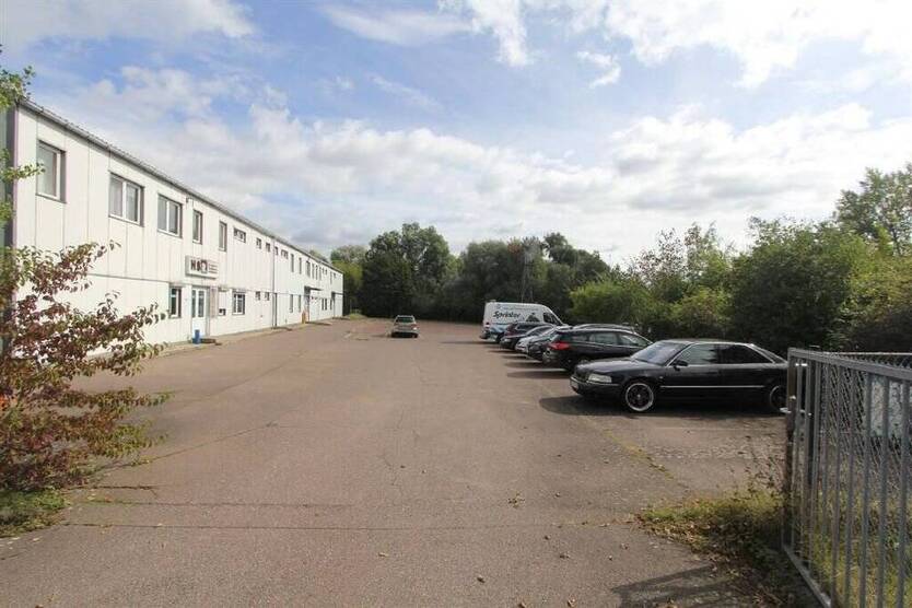 Vermietung - Büro -günstig gelegen an der B80 in Halle