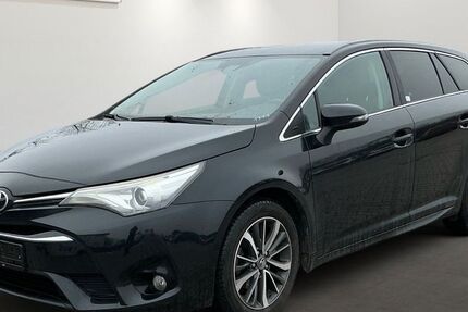 Toyota Avensis 106.809 km 8.999 &euro; Brehna 06796