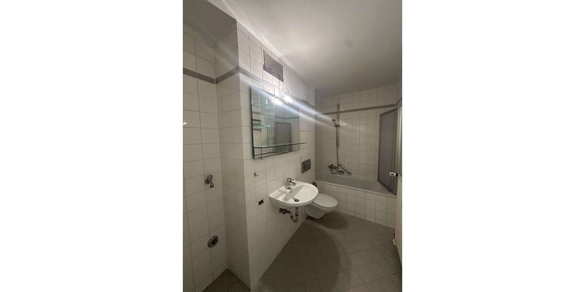 4-Zimmer-Wohnung mit Balkon, offener Küche, Gäste-WC 4 zimmer