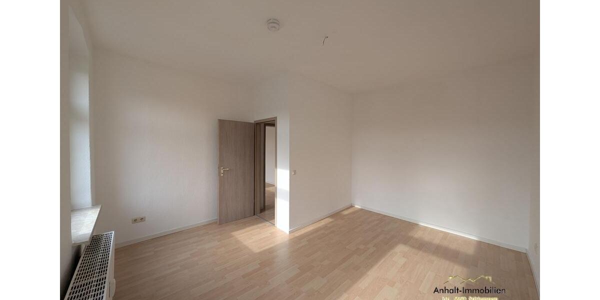 Etagenwohnung Bitterfeld-Wolfen Bitterfeld - 3 Zimmer, 84 m&sup2;, 480&euro; | Angebot:25547013