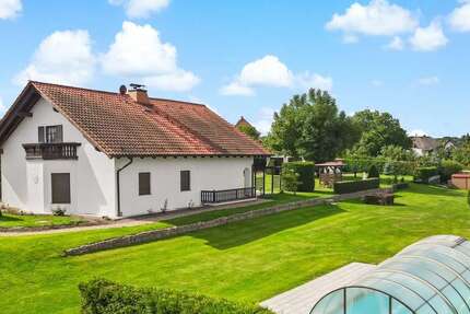 Haus Halle Dölau - 7 Zimmer, 333 m&sup2;, 750.000&euro; | Angebot:26286090