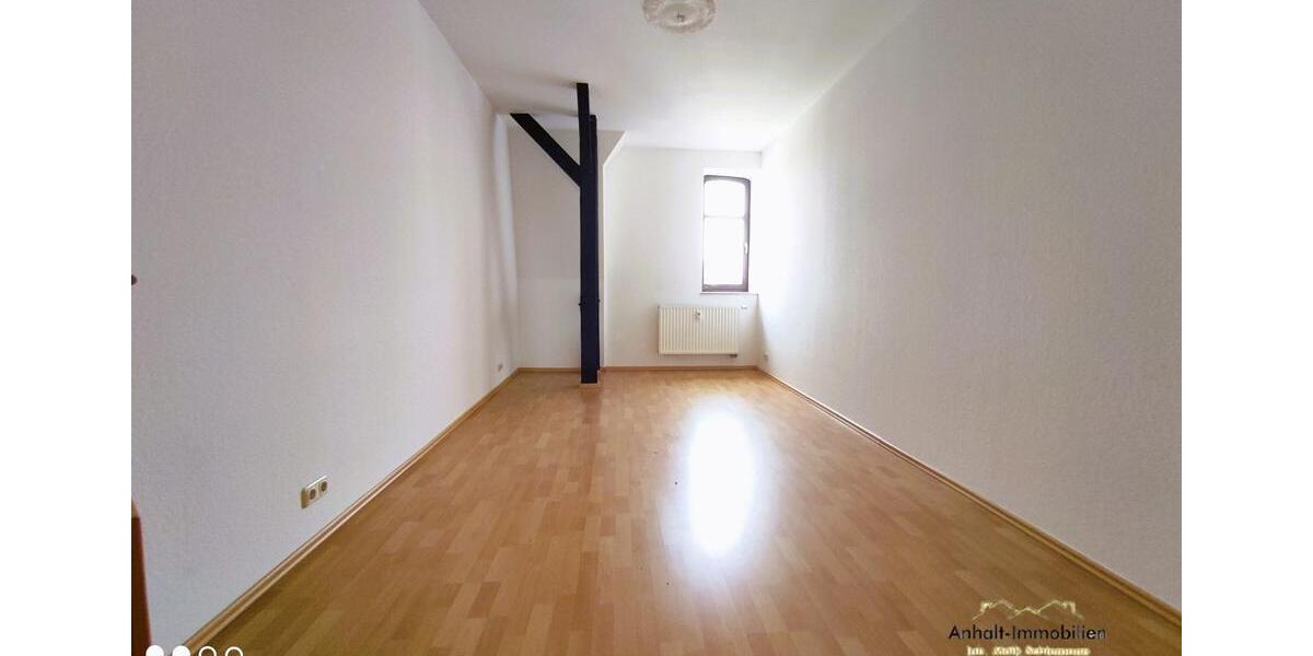 Dachgeschoßwohnung Bitterfeld-Wolfen Bitterfeld - 3 Zimmer, 119 m&sup2;, 650&euro; | Angebot:23047884