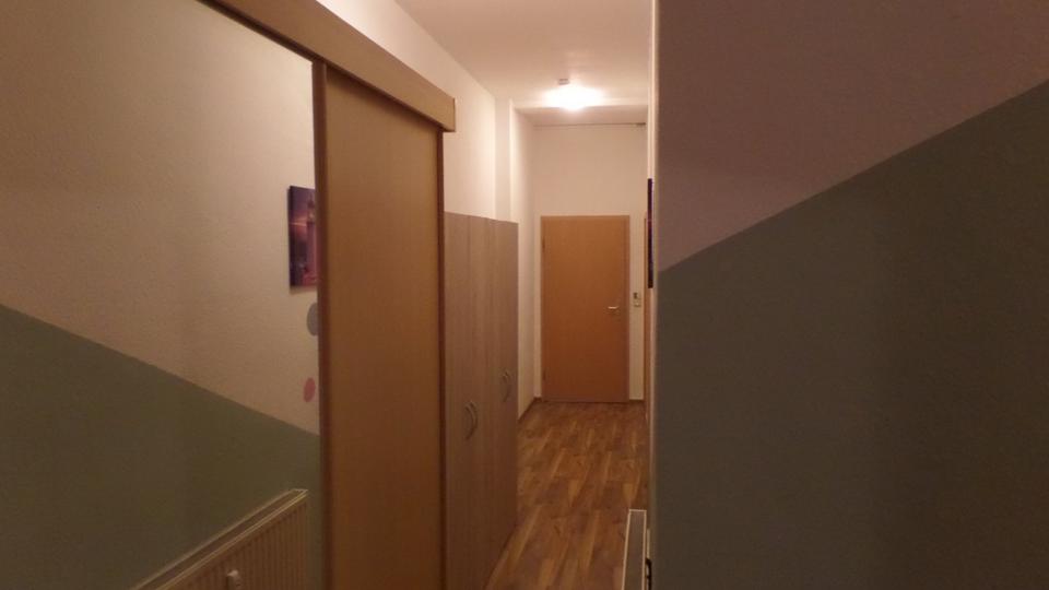 Etagenwohnung Halle (Saale) Büschdorf - 4 Zimmer, 100 m&sup2;, 700&euro; | Angebot:26587421