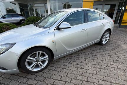 Opel Insignia 68.560 km 7.990 &euro; Delitzsch OT Döbernitz 04509