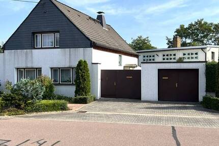 Idyllisches Einfamilenhaus mit Garage, überdachter Terrasse u. Garten in unmittelbarer Goitzschenähe