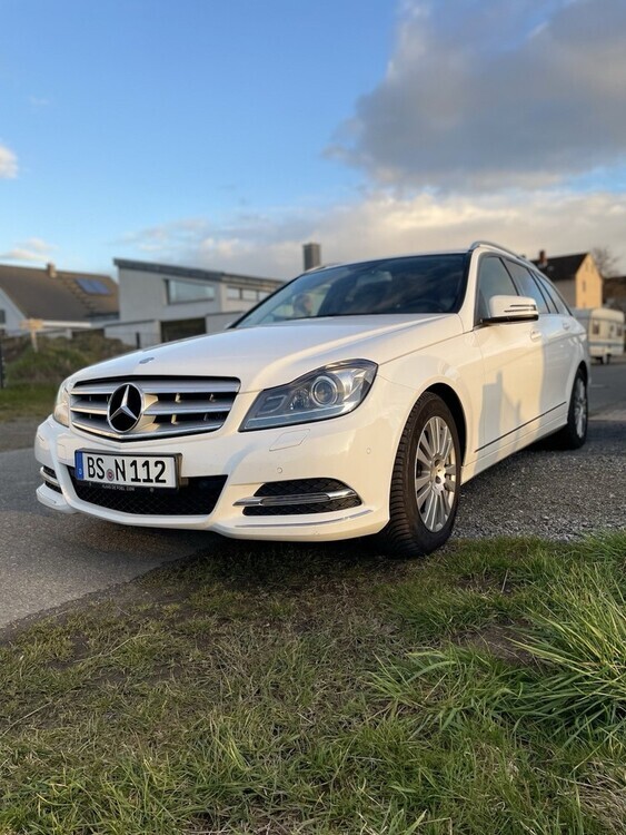 Mercedes-Benz 220 209.877 km 10.449 € Leipzig 04109