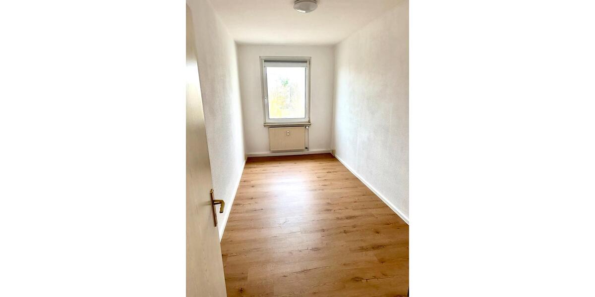 Etagenwohnung Querfurt - 3 Zimmer, 59 m&sup2;, 380&euro; | Angebot:25935497