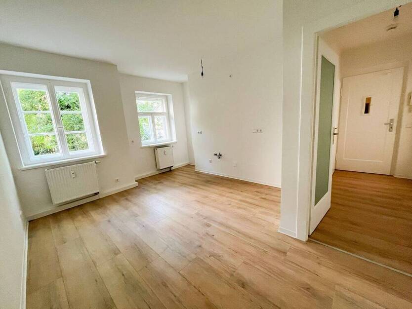 Neu sanierte 3-Raum-Wohnung mit Balkon in ruhiger Seitenstraße