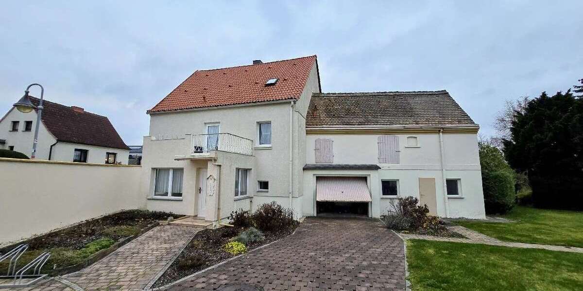 Einfamilienhaus Leuna - 4 Zimmer, 99 m&sup2;, 220.900&euro; | Angebot:27241614