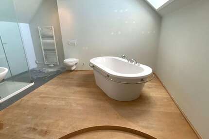 Wohnung zum Mieten in Zörbig 1.130 € 205.87 m² 5 zimmer