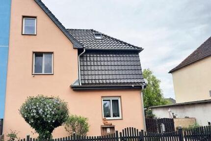 Haus Braunsbedra - 4 Zimmer, 140 m&sup2;, 275.000&euro; | Angebot:25762260