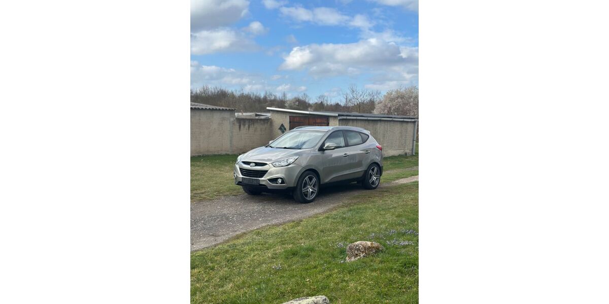 Hyundai ix35 190.000 km 7.399 &euro; Halle 06124
