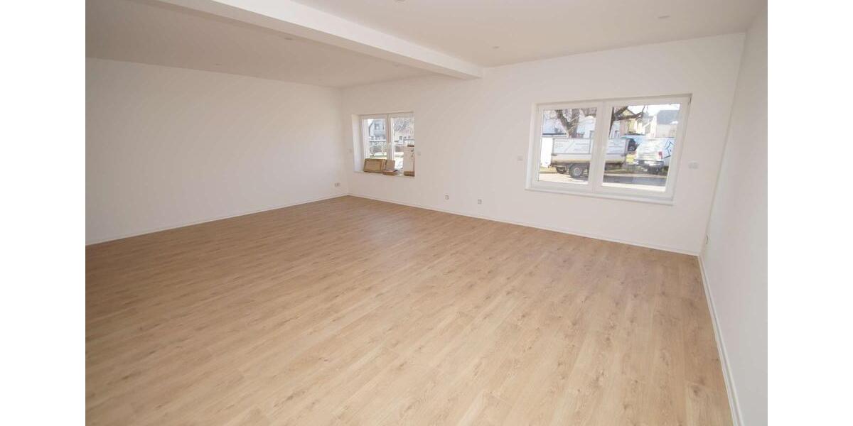 Erdgeschoßwohnung Schkopau - 3 Zimmer, 122 m&sup2;, 1.218&euro; | Angebot:24698919