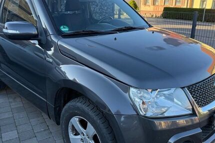 Suzuki Grand Vitara 237.896 km 4.999 &euro; Kabelsketal/OT Großkugel 06184