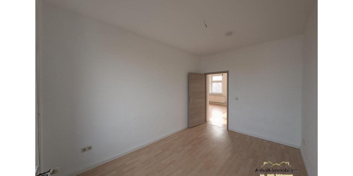 Etagenwohnung Bitterfeld-Wolfen Bitterfeld - 3 Zimmer, 84 m&sup2;, 480&euro; | Angebot:25547013