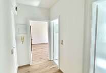Wohnung zum Mieten in Bitterfeld 274,47 € 32.29 m²