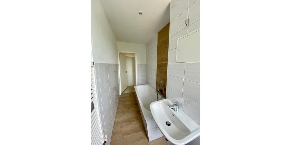 Etagenwohnung Zörbig - 3 Zimmer, 60 m&sup2;, 380&euro; | Angebot:24933908
