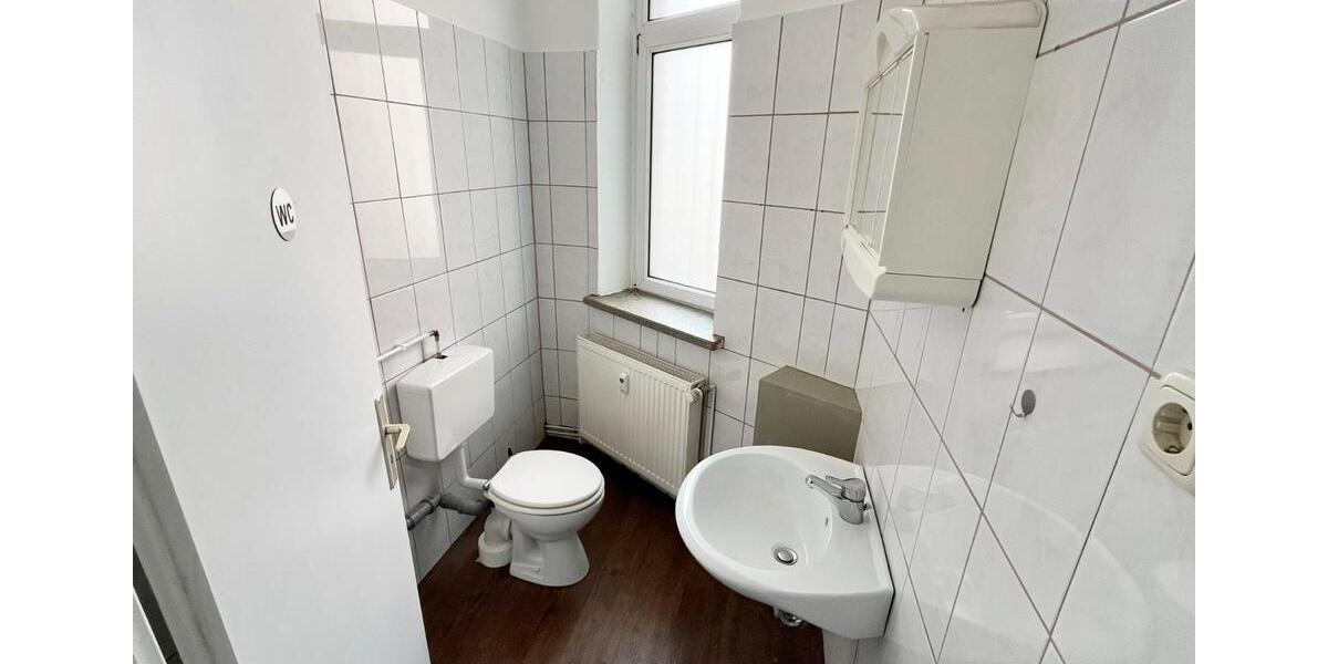 Erdgeschoßwohnung Bitterfeld-Wolfen Bitterfeld - 1 Zimmer, 96 m&sup2;, 700&euro; | Angebot:24884929