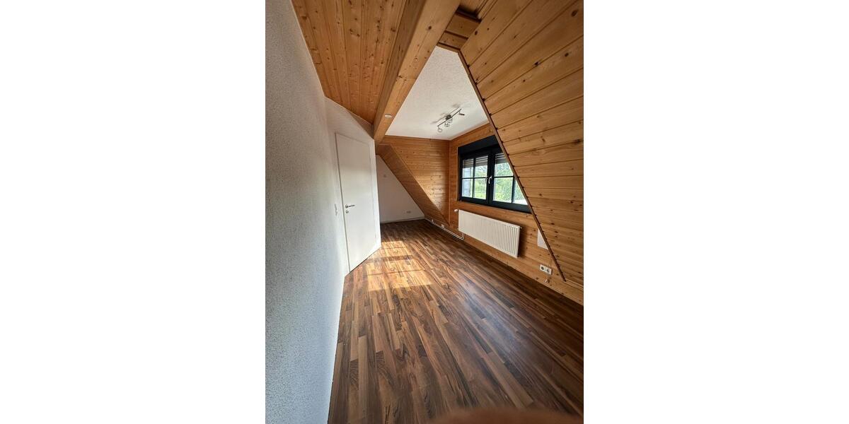 Reihenhaus Schkeuditz - 5 Zimmer, 130 m&sup2;, 1.250&euro; | Angebot:27624023