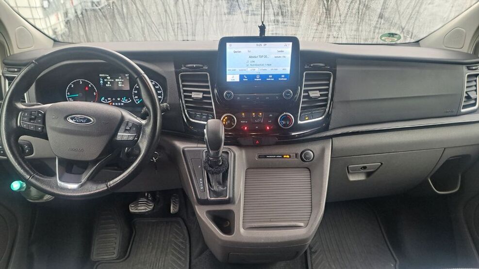 Ford Tourneo Custom 70.000 km 38.300 € Leuna 06237