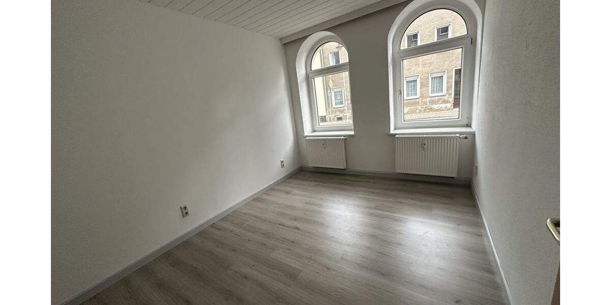 Etagenwohnung Lützen - 4 Zimmer, 110 m&sup2;, 850&euro; | Angebot:23957749