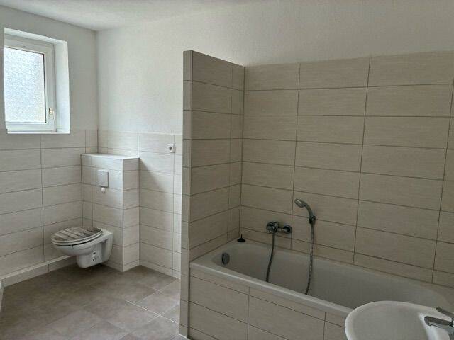 Etagenwohnung Halle (Saale) Diemitz - 3 Zimmer, 95 m&sup2;, 643&euro; | Angebot:26804972