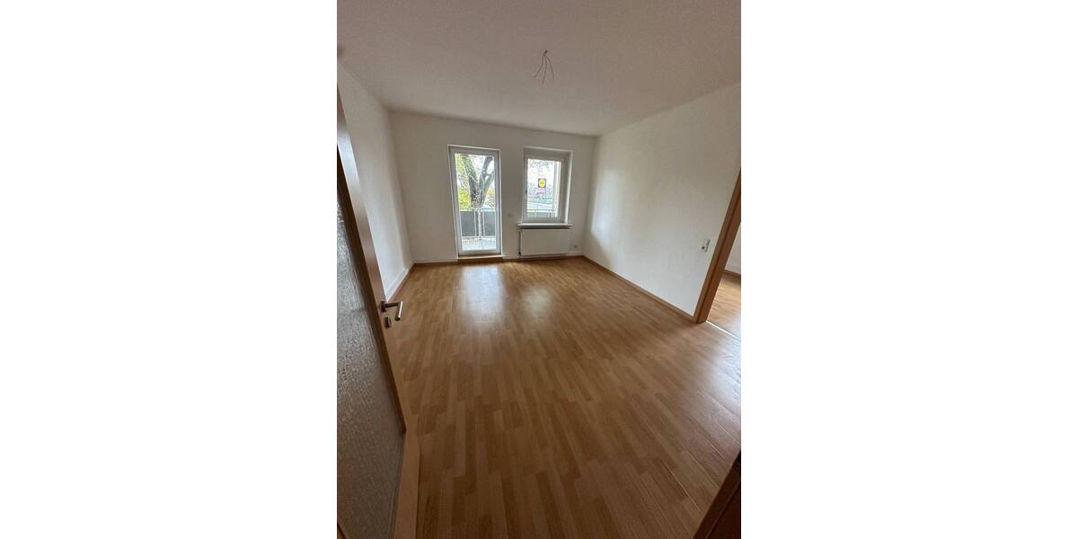 Etagenwohnung Merseburg Kötzschen - 3 Zimmer, 65 m&sup2;, 87.000&euro; | Angebot:26820197