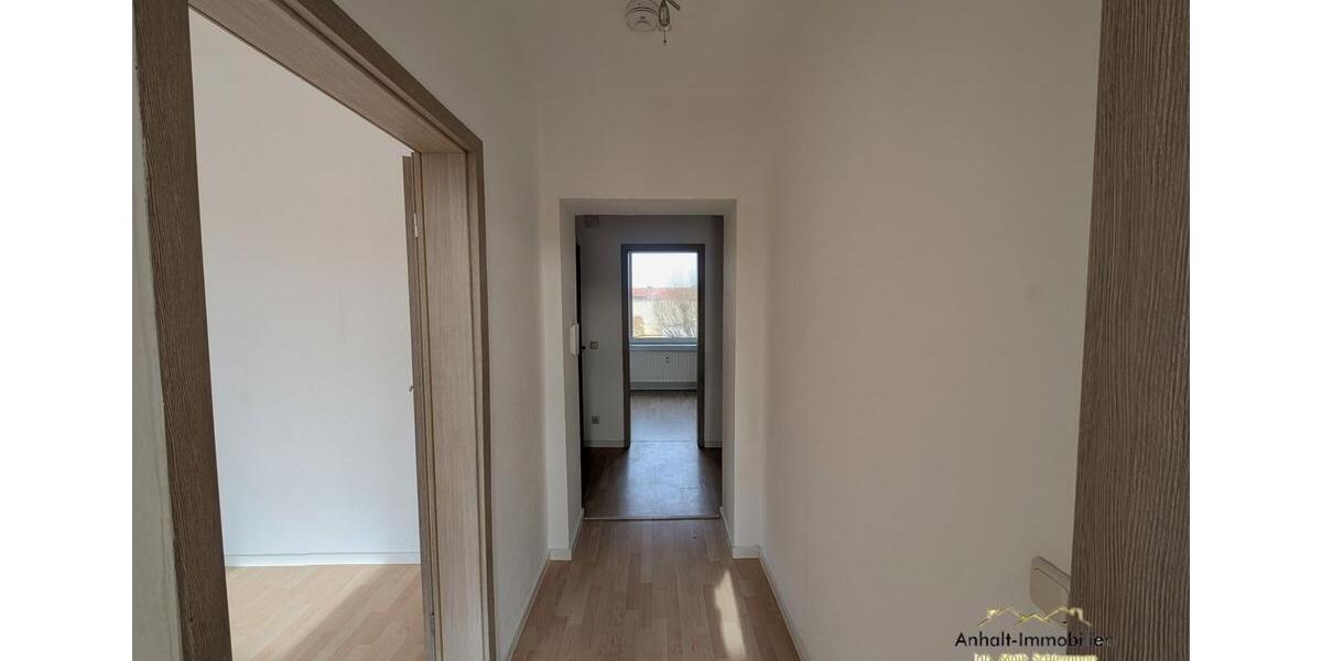 Etagenwohnung Bitterfeld-Wolfen Bitterfeld - 3 Zimmer, 84 m&sup2;, 480&euro; | Angebot:25547013