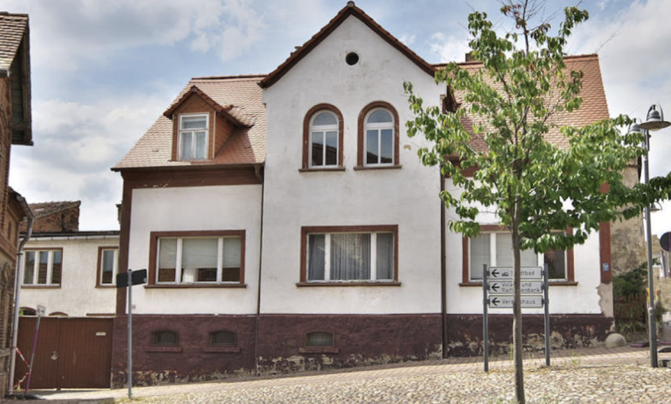 Einfamilienhaus Querfurt - 8 Zimmer, 220 m&sup2;, 72.999&euro; | Angebot:25279749