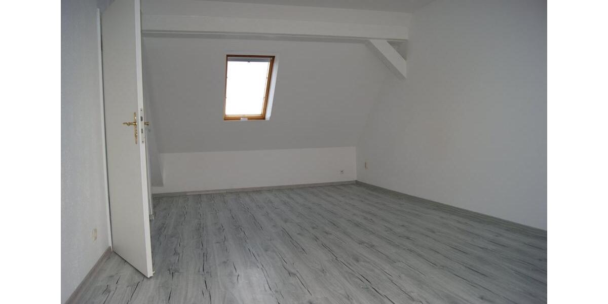 Maisonettenwohnung Bitterfeld-Wolfen Bitterfeld - 5 Zimmer, 100 m&sup2;, 700&euro; | Angebot:24514801
