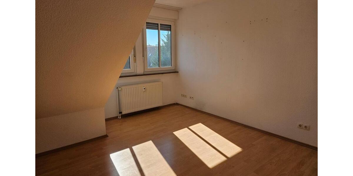 Dachgeschoßwohnung Leuna - 3 Zimmer, 68 m&sup2;, 625&euro; | Angebot:27621981