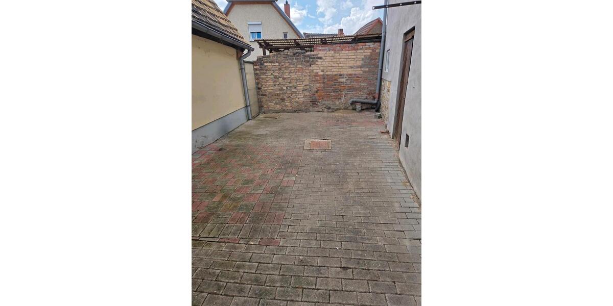 Doppelhaushälfte Bad Lauchstädt - 4 Zimmer, 75 m&sup2;, 75.000&euro; | Angebot:27107780