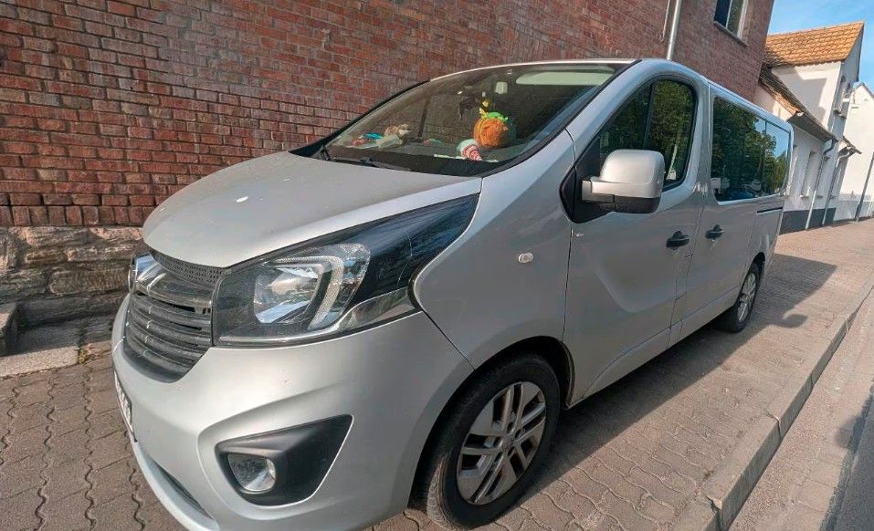 Opel Vivaro 146.000 km 14.300 &euro; Bad Lauchstädt 06246