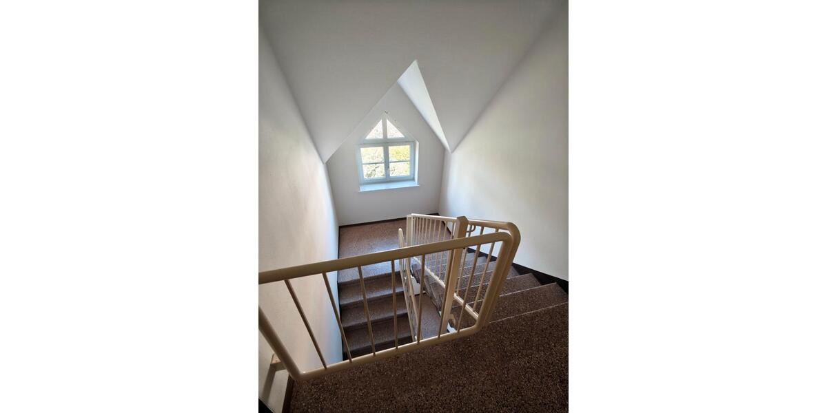 Dachgeschoßwohnung Merseburg - 2 Zimmer, 52 m&sup2;, 80.000&euro; | Angebot:27500664