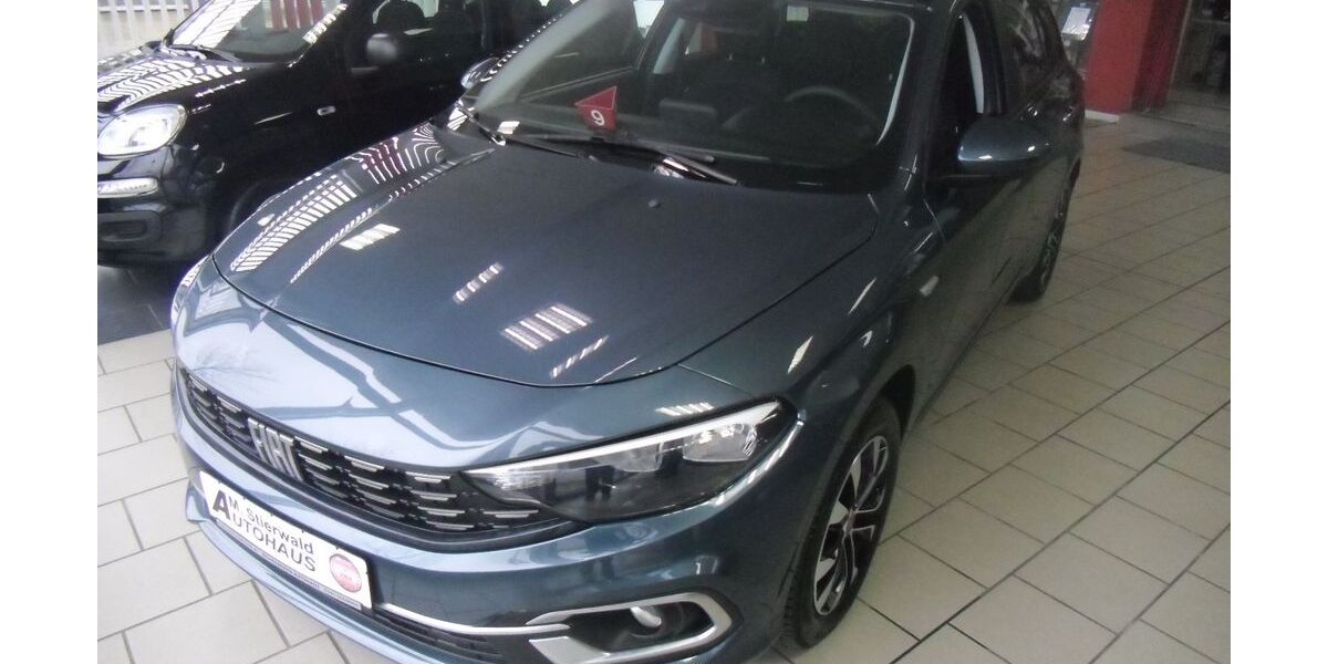 Fiat Tipo 13.266 km 15.900 &euro; Halle 06116