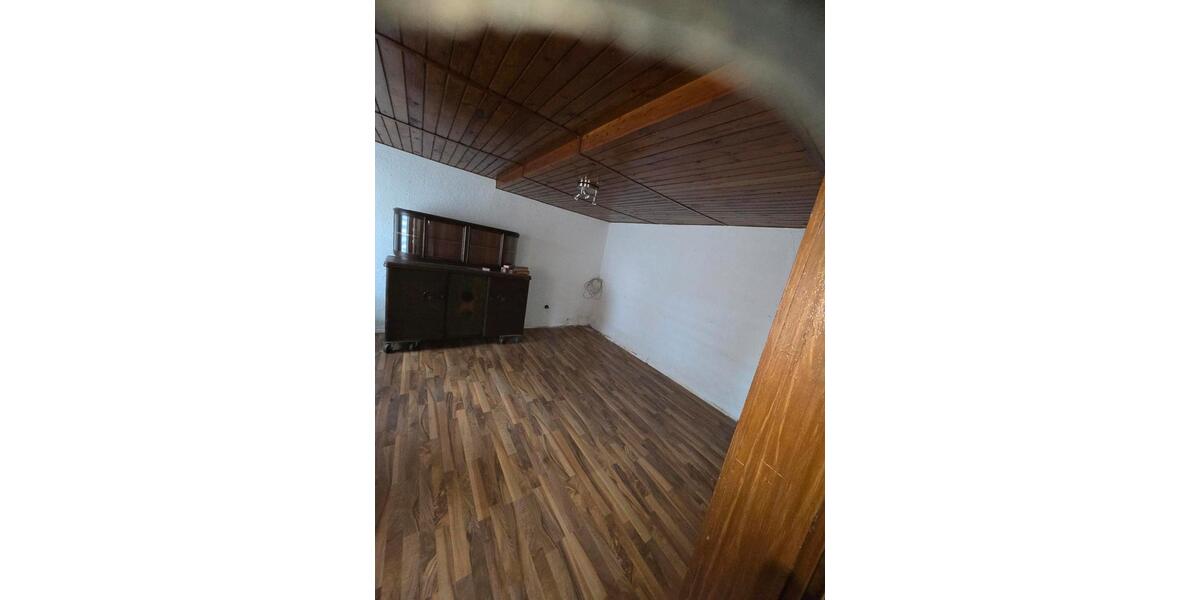 Doppelhaushälfte Bad Lauchstädt - 4 Zimmer, 75 m&sup2;, 75.000&euro; | Angebot:27107780