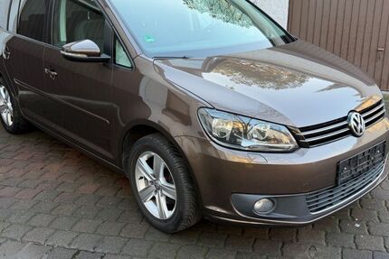 VW Touran 213.850 km 7.250 &euro; Holzweißig 06808