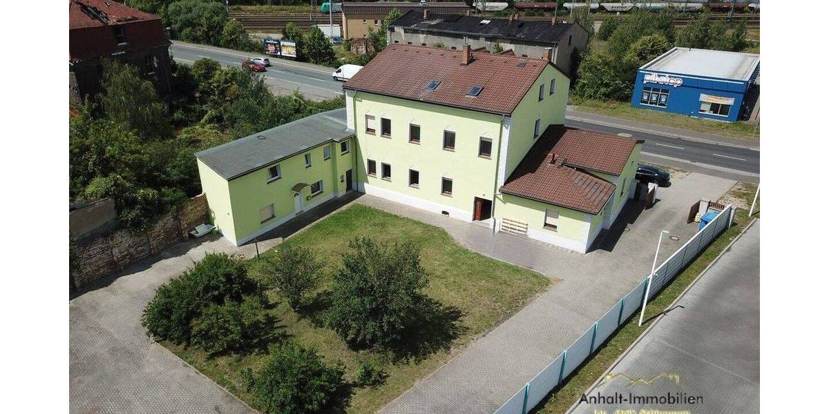 Etagenwohnung Bitterfeld Bitterfeld - 2 Zimmer, 69 m&sup2;, 520&euro; | Angebot:26799303