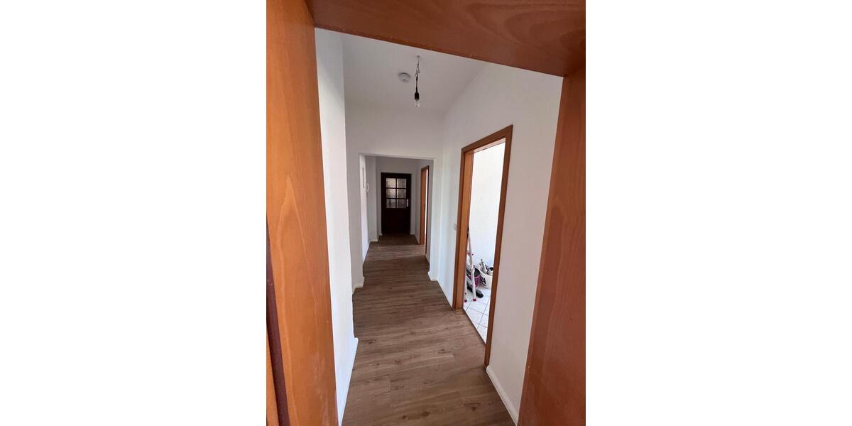 Erdgeschoßwohnung Querfurt - 3 Zimmer, 91 m&sup2;, 505&euro; | Angebot:26123970