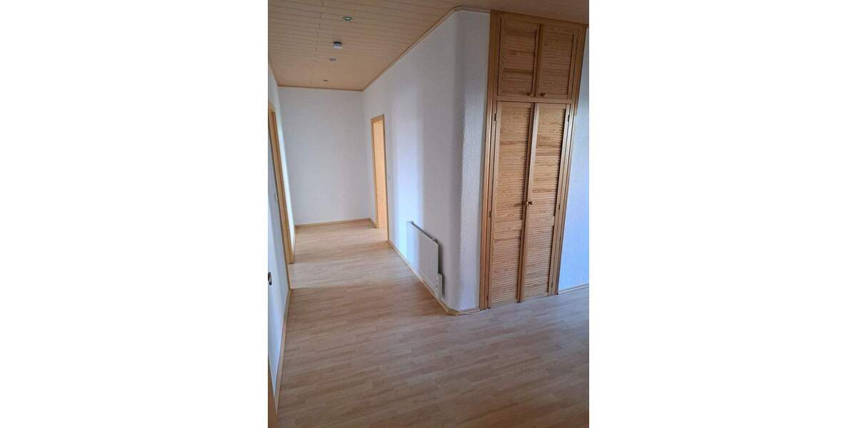 Etagenwohnung Leuna - 3 Zimmer, 95 m&sup2;, 180.000&euro; | Angebot:25740298