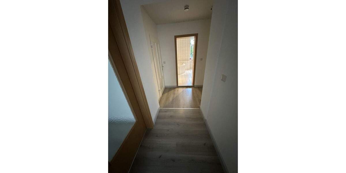 Etagenwohnung Lützen - 4 Zimmer, 110 m&sup2;, 850&euro; | Angebot:23957749
