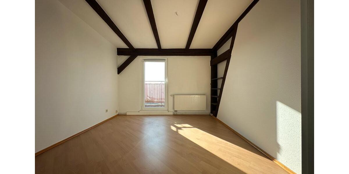 Dachgeschoßwohnung Halle (Saale) Damaschkestraße - 2 Zimmer, 79 m&sup2;, 753&euro; | Angebot:26326586