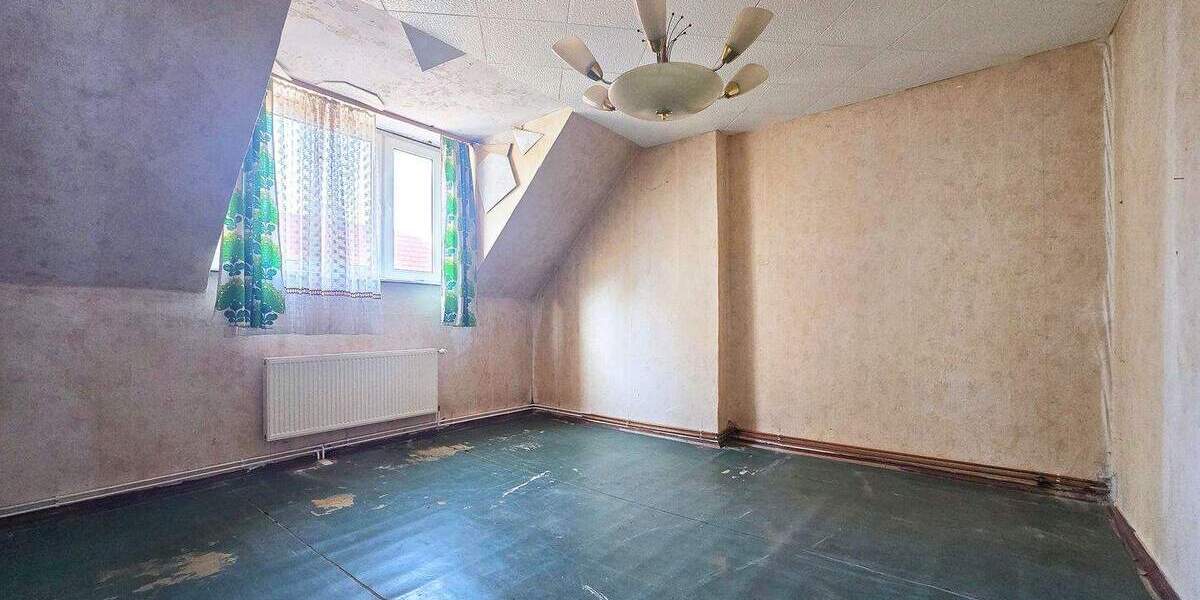 Reihenmittelhaus Köthen (Anhalt) Köthen - 7 Zimmer, 180 m&sup2;, 25.000&euro; | Angebot:25209942