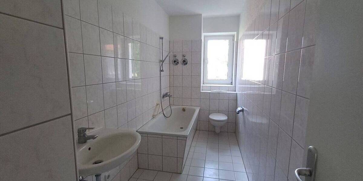 Etagenwohnung Merseburg Geusa - 3 Zimmer, 70 m&sup2;, 460&euro; | Angebot:26851574