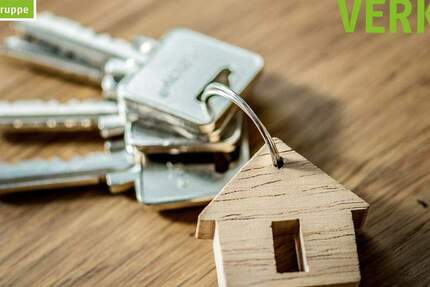 Gepflegte praktisch geschnittene Zwei-Zimmer-Wohnung mit Balkon nahe Lutherplatz 2 zimmer